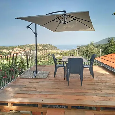 Agriturismo Del Monte Bauernhof